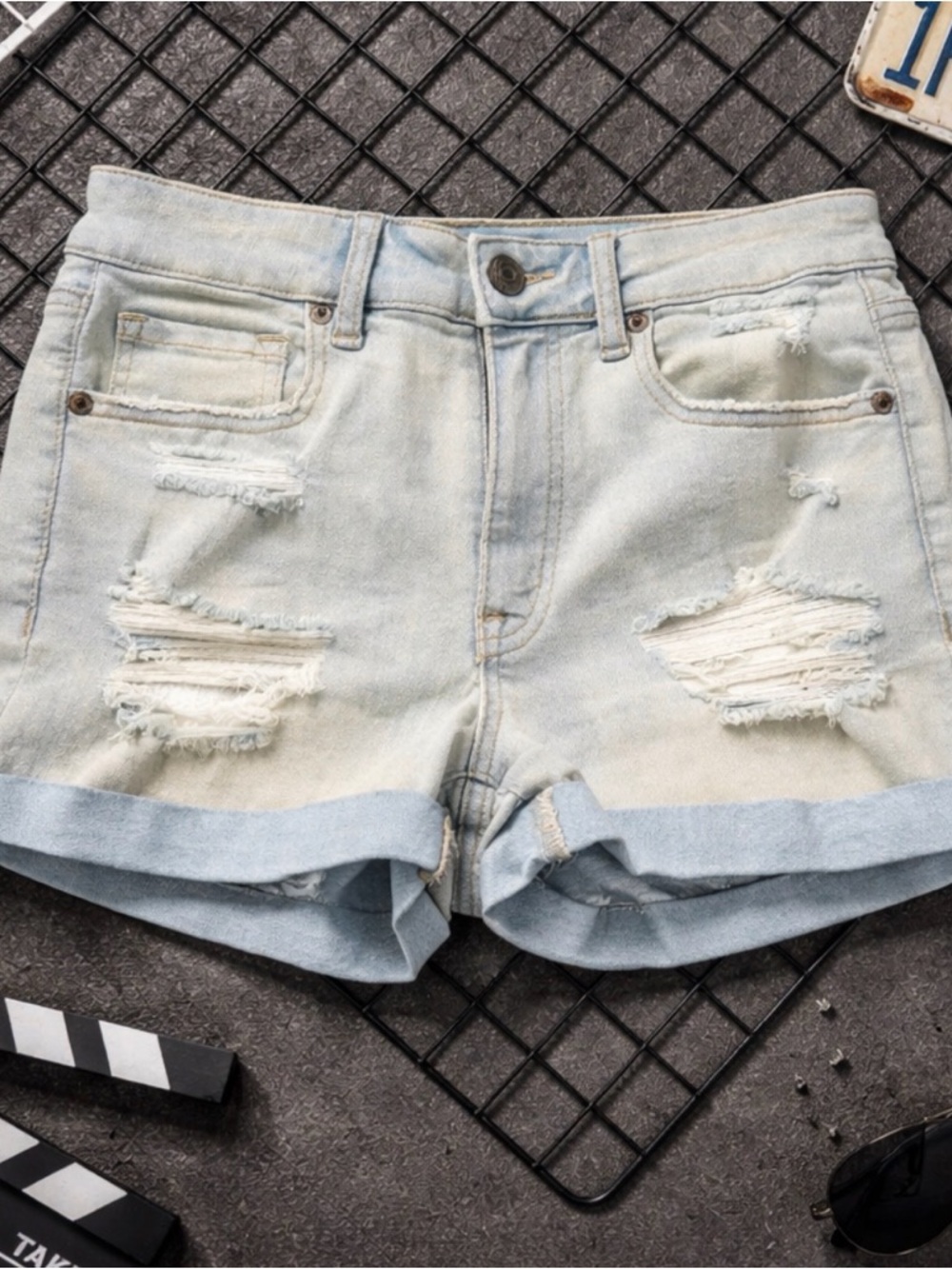 Light Wash Distressed Denim Shorts - Casual Roll-Hem/Size 2